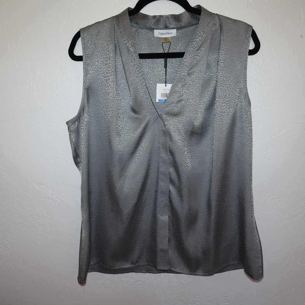 NWT- Calvin Klein Gray Leopard V-Neck Sleeveless Blouse Women's Size XL